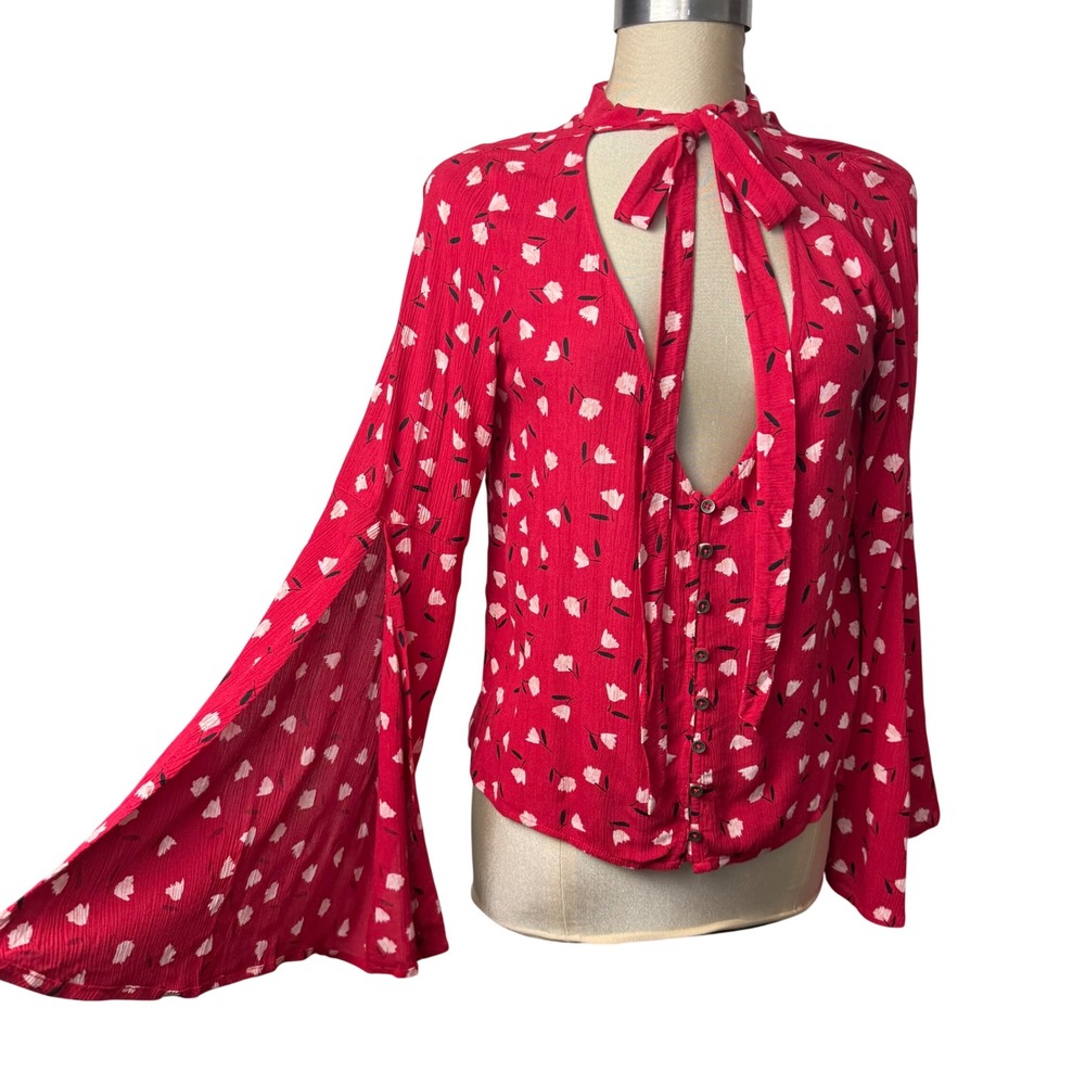 Billabong Red Floral Tie Neck Bell Sleeve Blouse Size Large J505TBLU Boho Top
